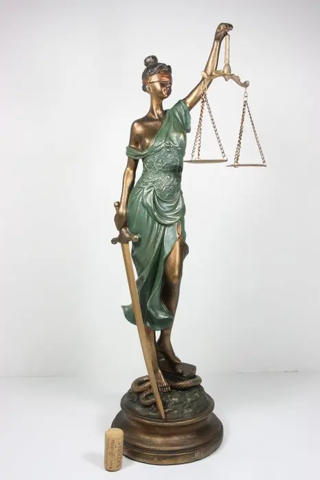 Sculpture, "Lady Justice" - 52 cm - Resin