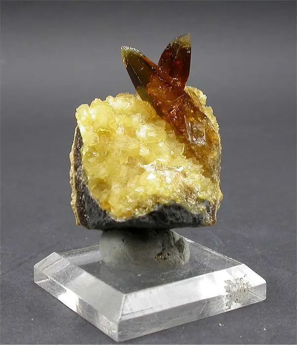 Baryte Crystals on matrix - Height: 4.5 cm - Width: 4 cm- 300 g - (1)