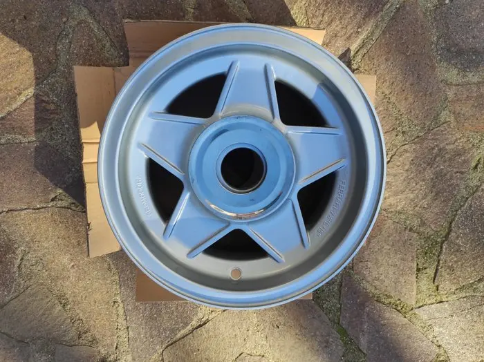Ferrari Cromodora Original Wheel - New old stock - Cromodora - Ferrari Daytona, 512 BB, 365 gtc4, 365 gt 2+2