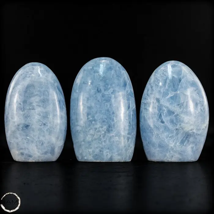 Blue Calcite Freeform – Soft elegance in celestial blue...