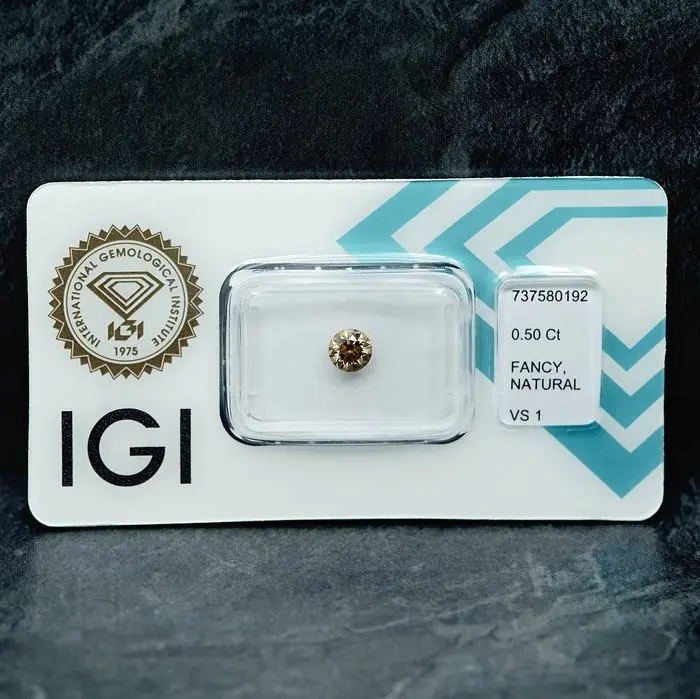 1 pcs Diamond (Natural coloured) - 0.50 ct - Round...