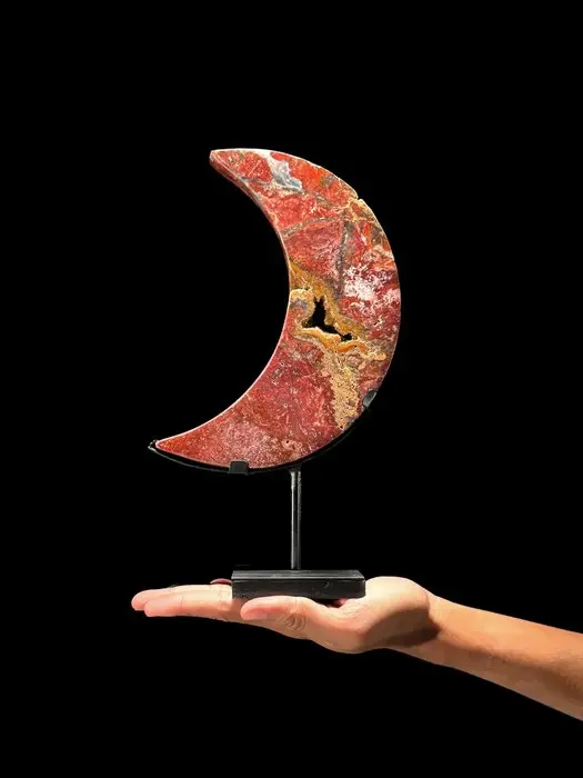 NO RESERVE PRICE - Beautiful of Red Jasper Crescent...