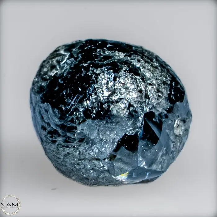 Carbonado-Diamant – Ursprüngliche Kraft in außergewöhnlicher Form 1,6ct- 0.32 g