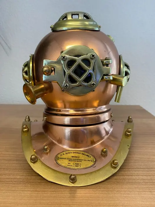Diving helmet - **NO RESERVE PRICE** MINI Deluxe US "Mark...