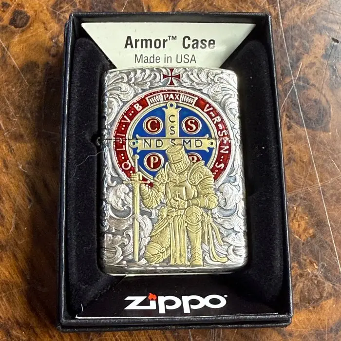 Zippo - Medalla de San Benito + Caballero – Esmalte y...