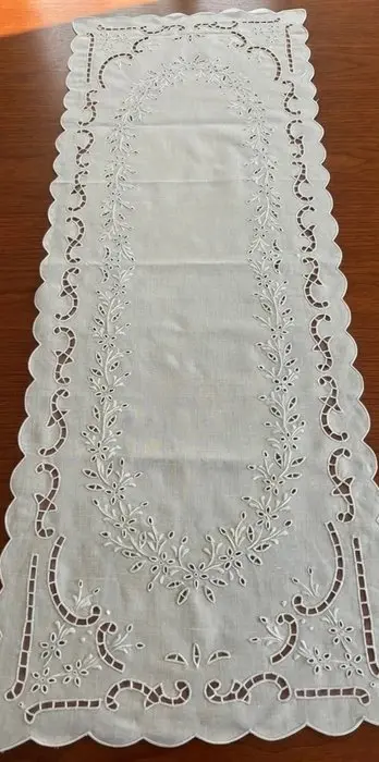 Embroidery - 110 cm - 40 cm - Rich hand embroidery