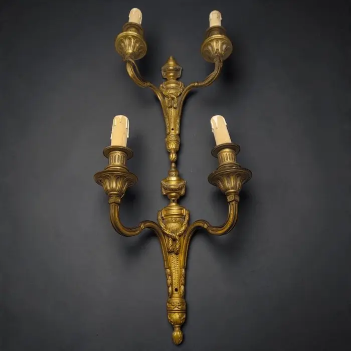 Antique Louis XVI French Style - Wall sconce - Bronze