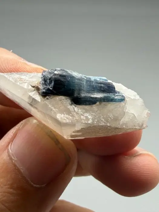 Indigolite-tourmaline on quartz Specimen- 14 g - (1)