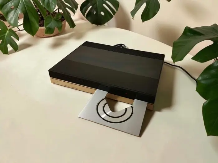 Bang & Olufsen - Beogram CD 7000 CD player