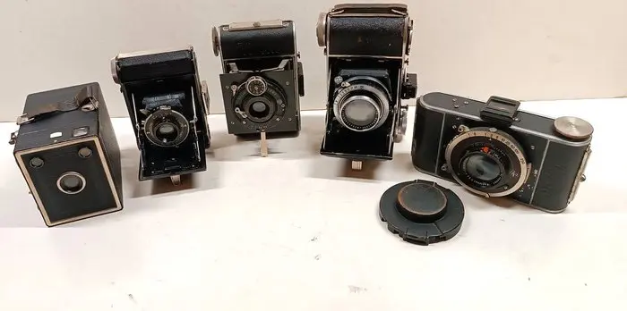 Alte 5 interessante kleine Sammlerkameras aus ca 1930