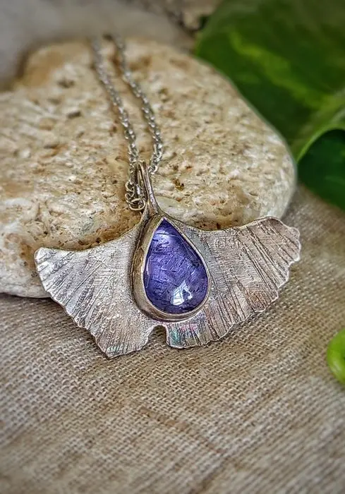 Handcrafted 'Eterna' jewel in 925 silver with top-quality Tanzanite