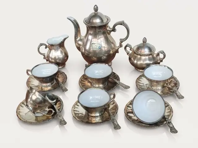 Coffee set for 6 (15) - Porcelain, Silverplated