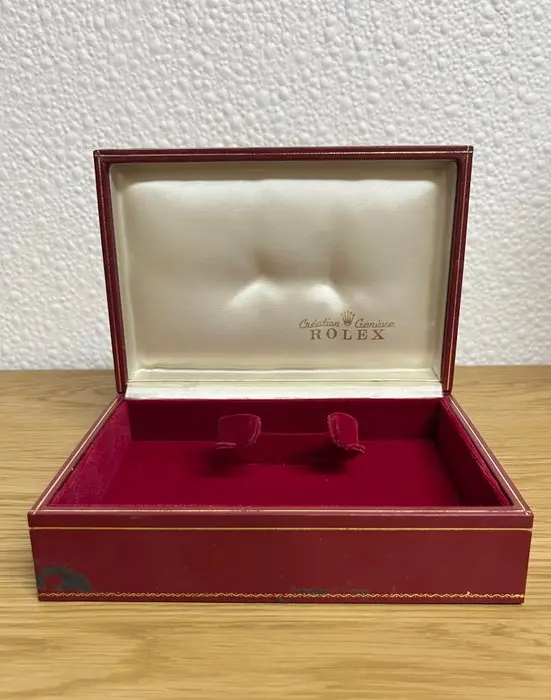 Rolex - Vintage Uhrenbox – Création Genève – Rot mit Blumenstickerei – Ref