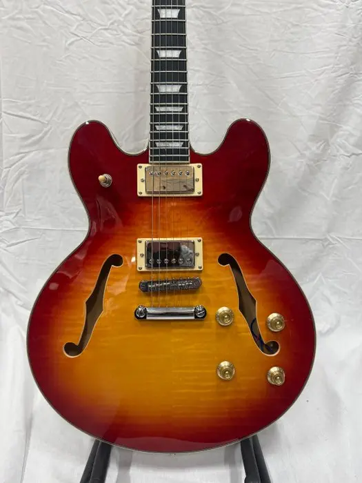 Lintage Guitars - HBT-100-CSB (Flamed Maple Top)...