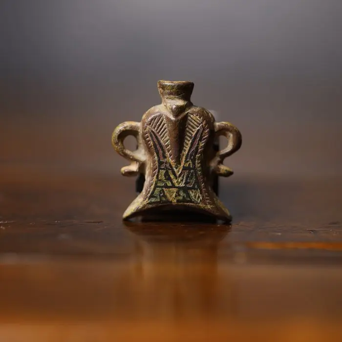 Middle East, Bronze perfume flask - 4 cm