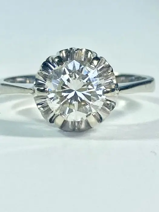 Statement ring - 18 kt