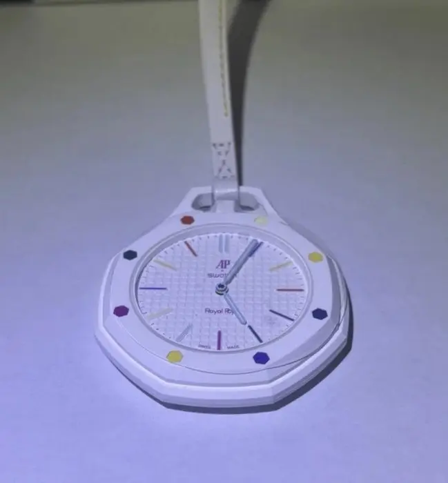 Swatch - Royal Pop Huit Blanc - No reserve price...