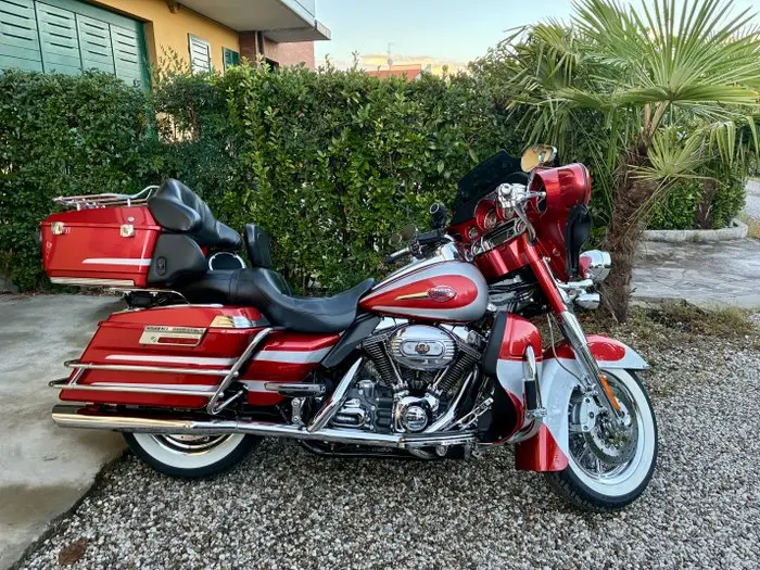 Harley-Davidson - Electra Glide CVO Special Screamin' Eagle - 1800 cc - 2008
