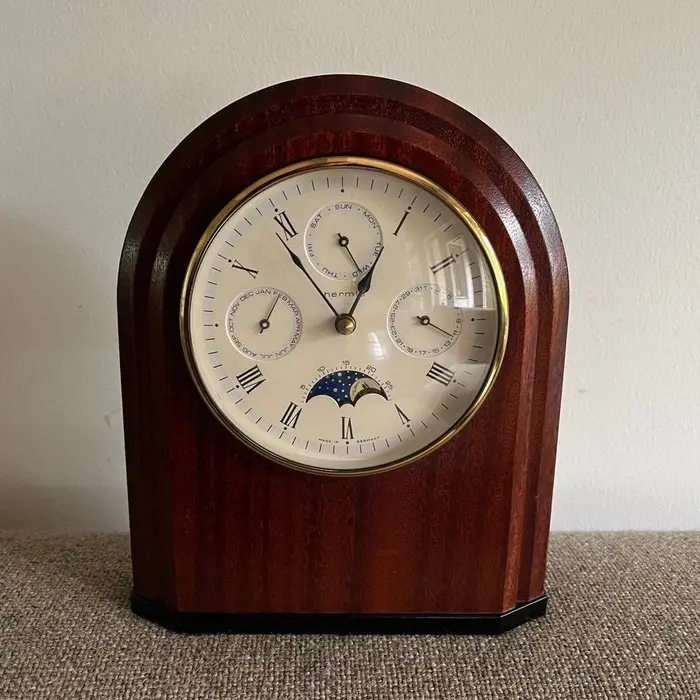 Table clock - Hermie - Wood, Brass - 2000-2010 - Perpetual calendar