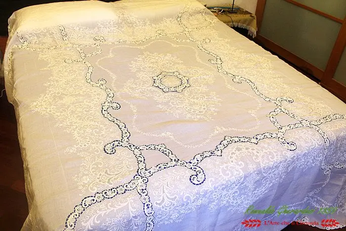 Merletto di Burano su tela 100% Bisso di Cotone Ricamato...