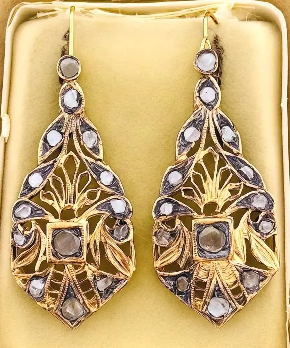 No reserve price - Earrings - 9 kt. Yellow gold, Silver Diamond (Natural)