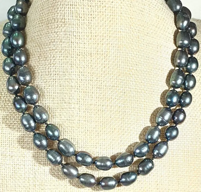 Natural freshwater pearls - LARGO OPERA - Symbol of...