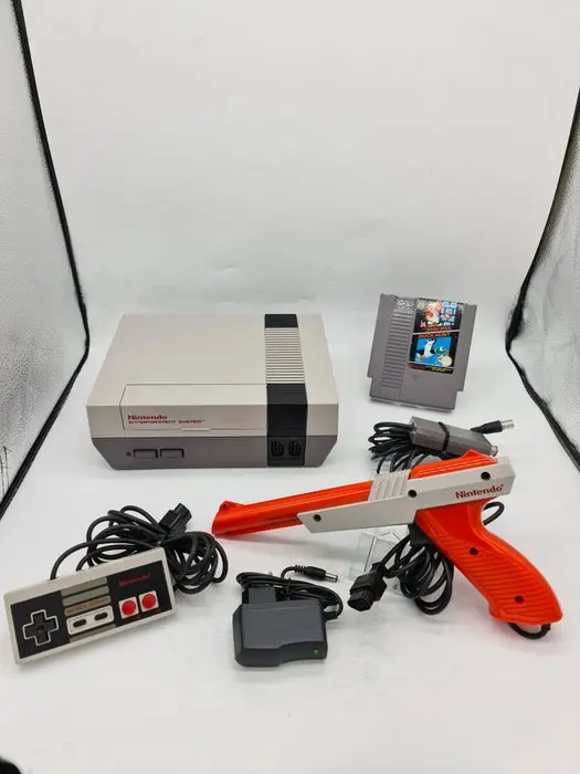 Nintendo - Nes - 1980's 8-Bit Classic + Super Mario...