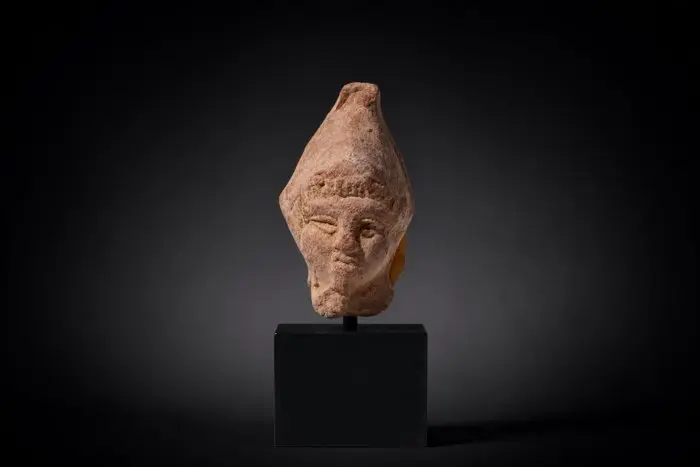Ancient Greek female terracotta head - 4 cm