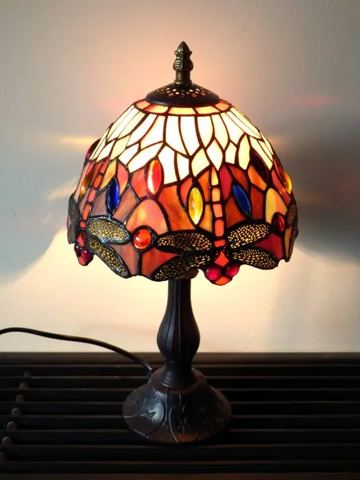 Fraaie Tiffany stijl tafellamp kleur rood roze in Art...