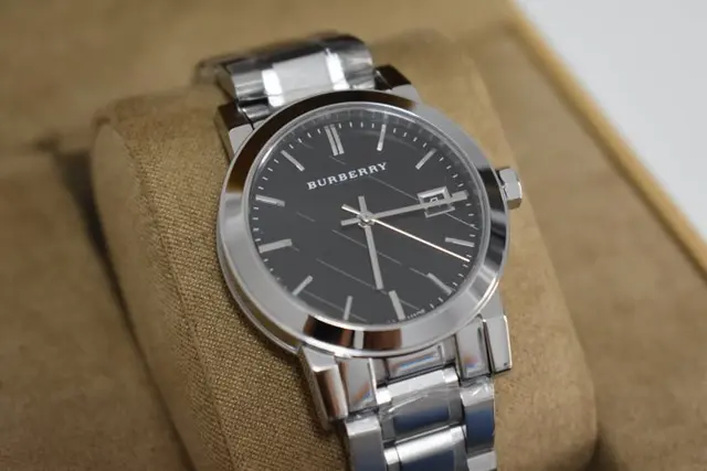 Burberry - No reserve price - Unisex - 2020-2025