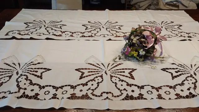 Embroidery (2) - 140 cm - 65 cm - Ancient channels