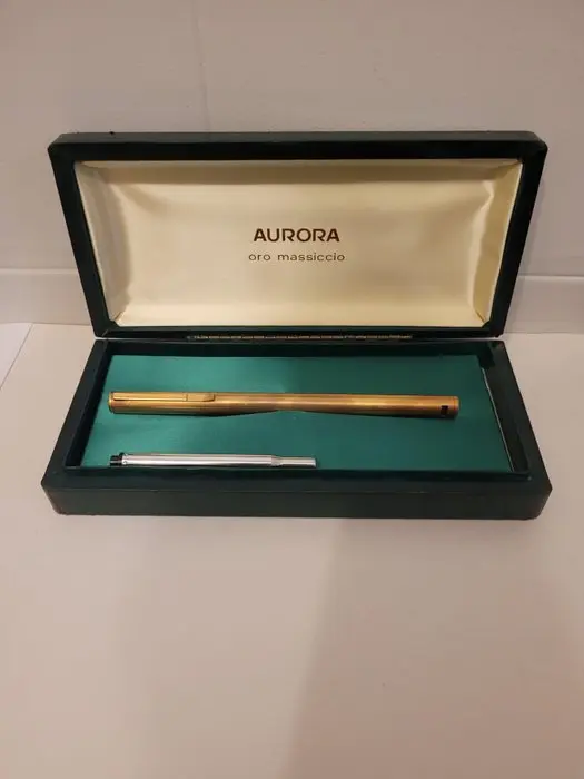 Aurora - Hastil solid gold - Fountain pen