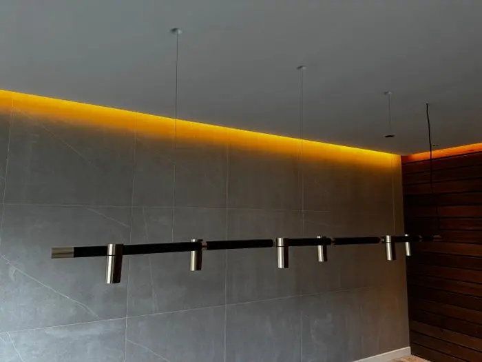 ONE A Denmark - Hanging lamp - X-Tendable Pendant X6 - Aluminium, Leather