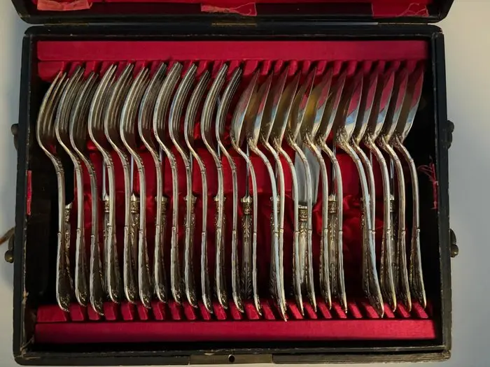 J.C. Klinkosch (JCK) - Cutlery set (36) - .800 silver - Vienna, ca. 1870-1890