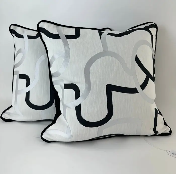 Dedar "Les Liaisons Amoureuses" - Cushion (2)