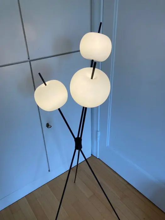 Tripod floor lamp - Opaline glass - KDLN Kushi Floor