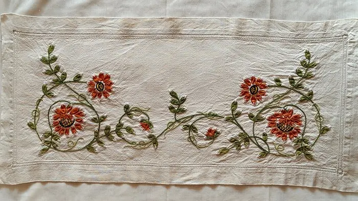 Decorative ornament - Italy - Linen Centerpiece Table Runner