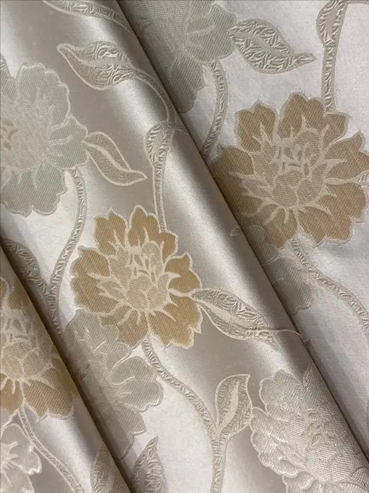 san Leucio - - Precious damask silk fabric with ivory floral camellia pattern