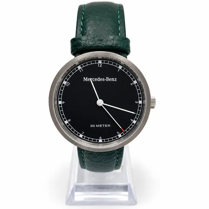 Watch - Mercedes-Benz - 30 Meters