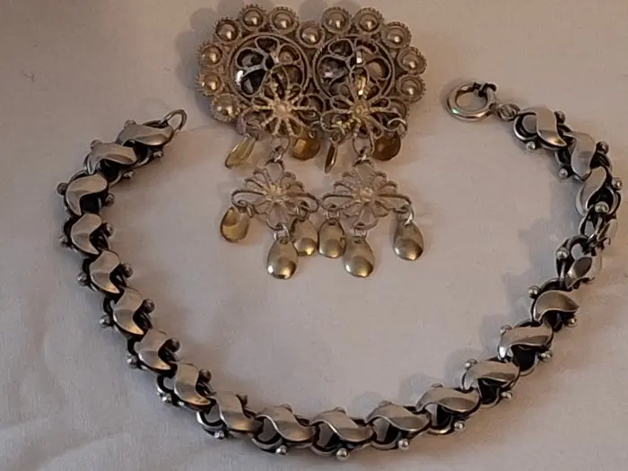 Silver - Bracelet - Bracelet + antique brooch