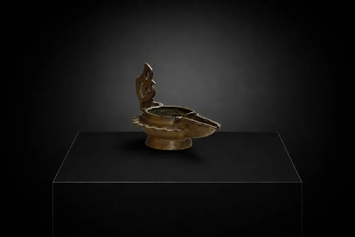 Islamic bronze lucerne - 8.5 cm