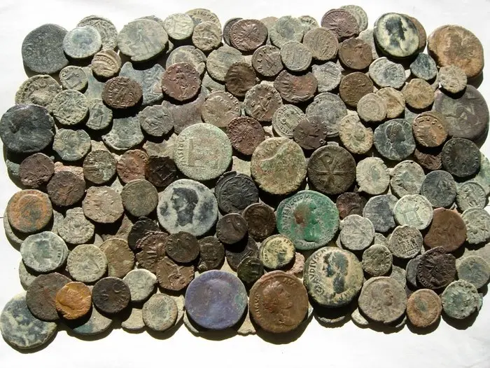 Roman Empire Lot comprising 150 Roman Imperial bronze coins