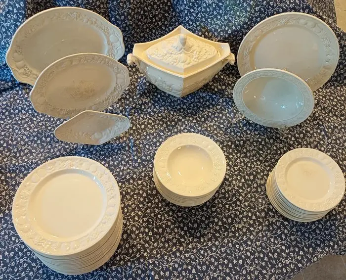 Royal Worcester - palissy - Table service for 12 (12) - Earthenware