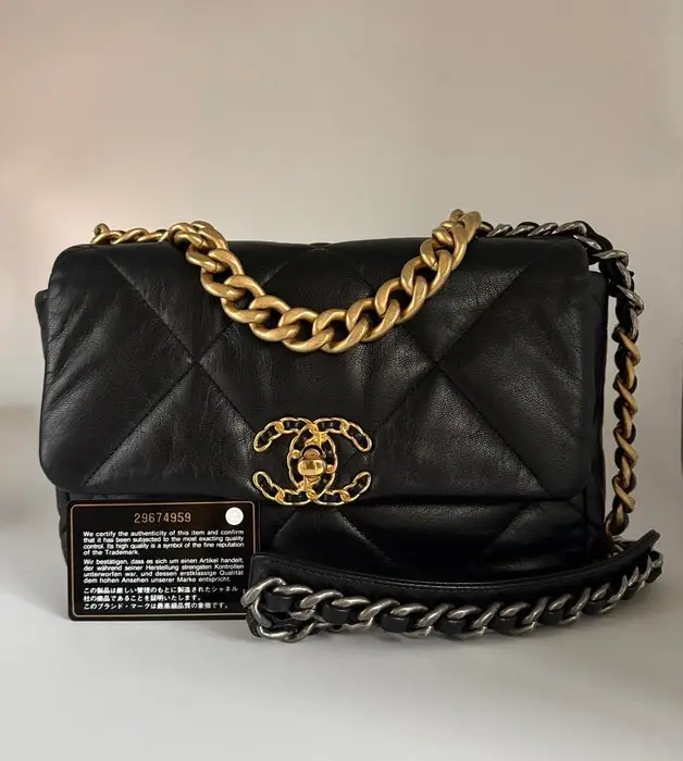 Chanel - Chanel 19 - Crossbody bag