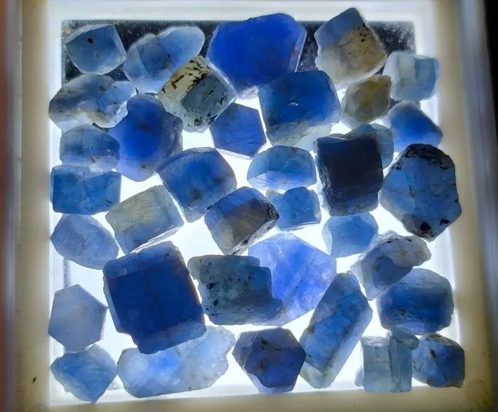 100.5 cts - Untreated Blue Sapphire - Rough- 20.1 g