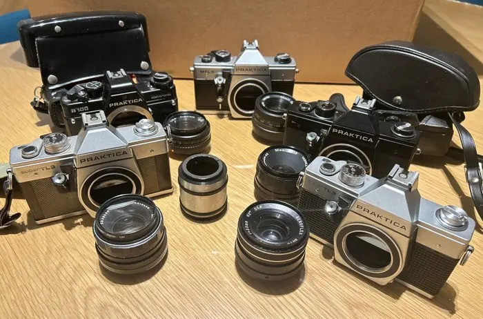 Praktica Collectie: 5 camera’s + 5 lenzen + accessoires- Analogue camera