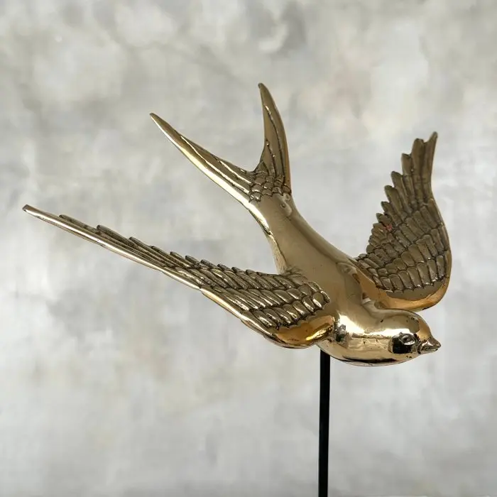 Sculpture, NO RESERVE PRICE - Swallow Fly Away on Stand - 19 cm - Brass