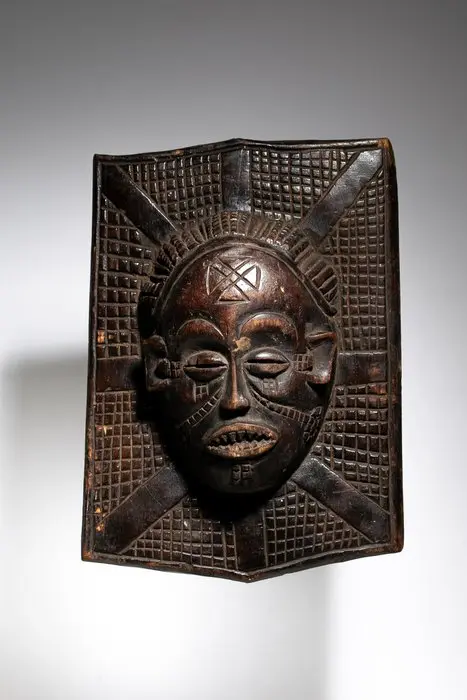 Memorial panel - Chokwe - Angola