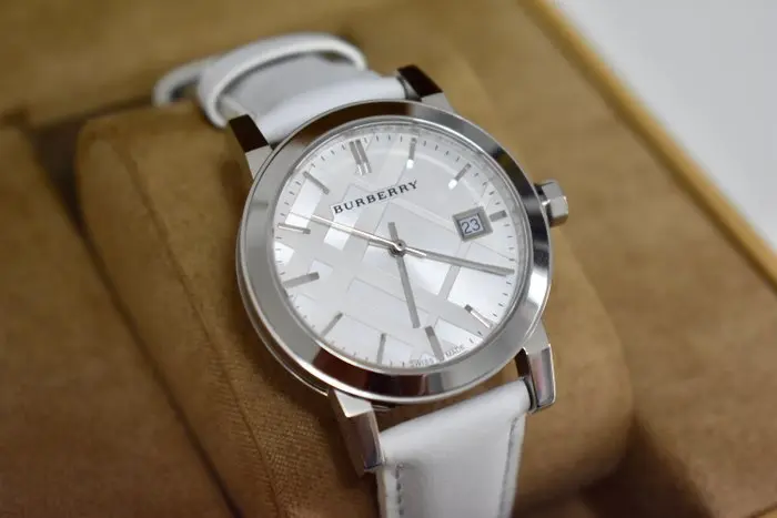 Burberry - No reserve price - Unisex - 2020-2025