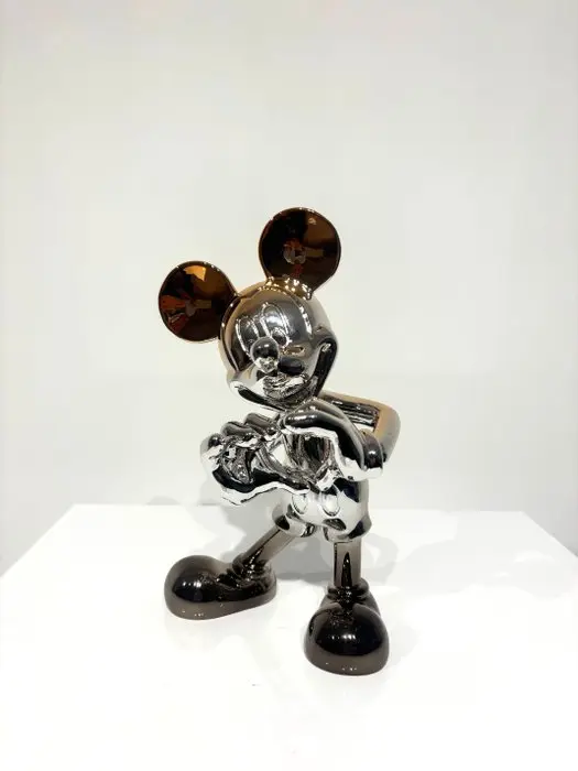 Van Apple - Mickey With Love